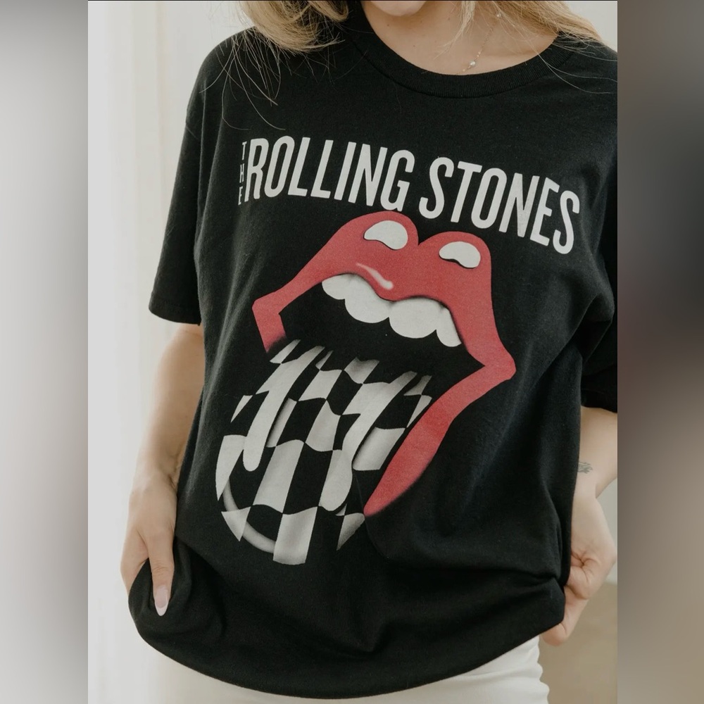 LivyLu “The Rolling Stones” Graphic Tee - NWT - Picture 2 of 7